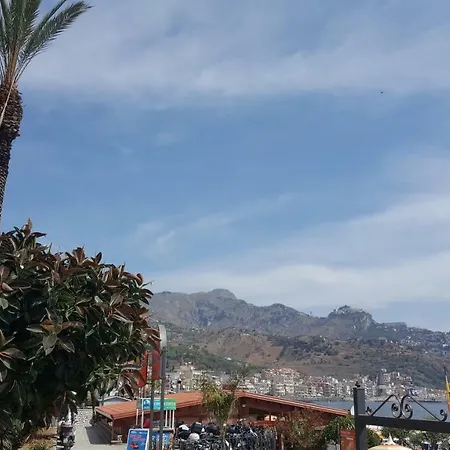 Casa Sileno Beach * Giardini Naxos